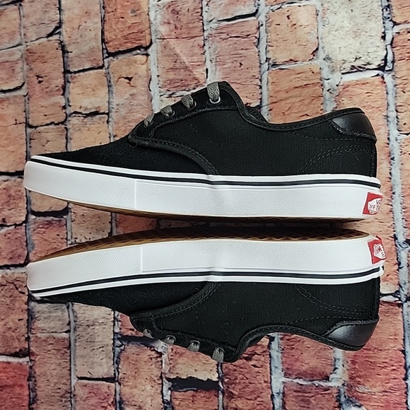 VANS PRO SKATE LOWTOPS, WOMANS SIZE 7.5 EUC - Picture 7 of 11